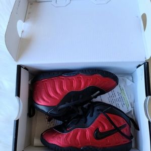 Nike Little Posite University Red/Black Size 9c
